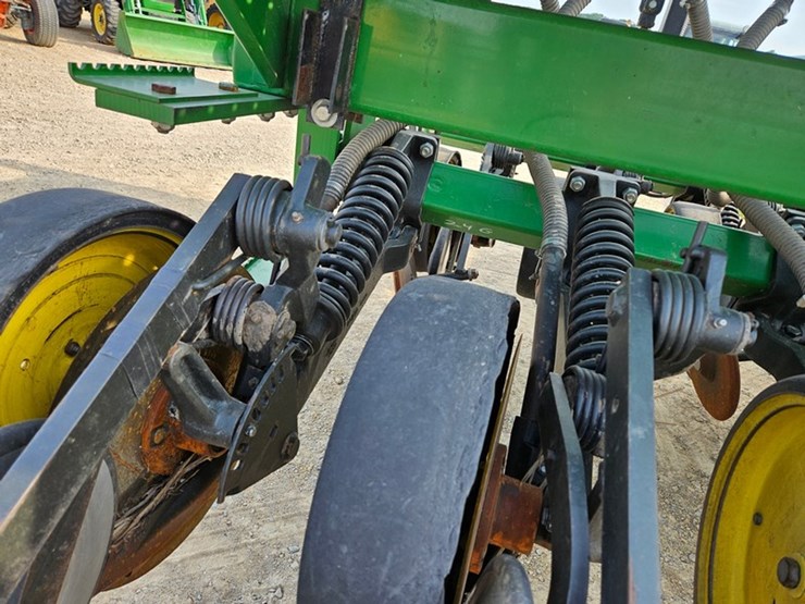 john-deere-750-image-46