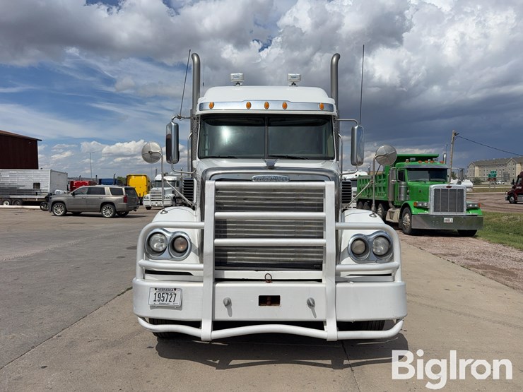 2012-freightliner-coronado-132-image-2