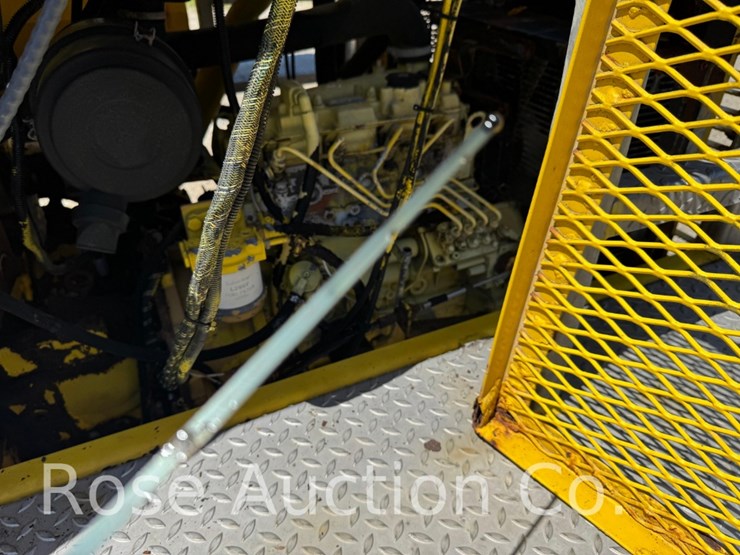 hydro-seeder-caterpillar-engine-(new-kent,-va)-image-10