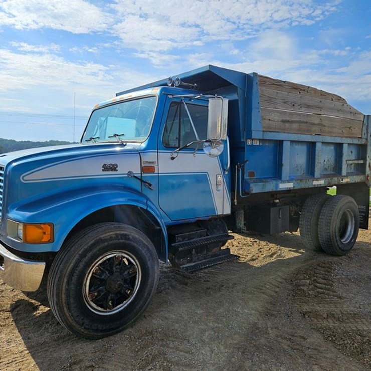 2000 INTERNATIONAL 4900