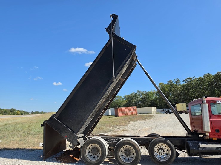 #26510-•-2006-mack-ct713-triaxle-dump-truck-image-25