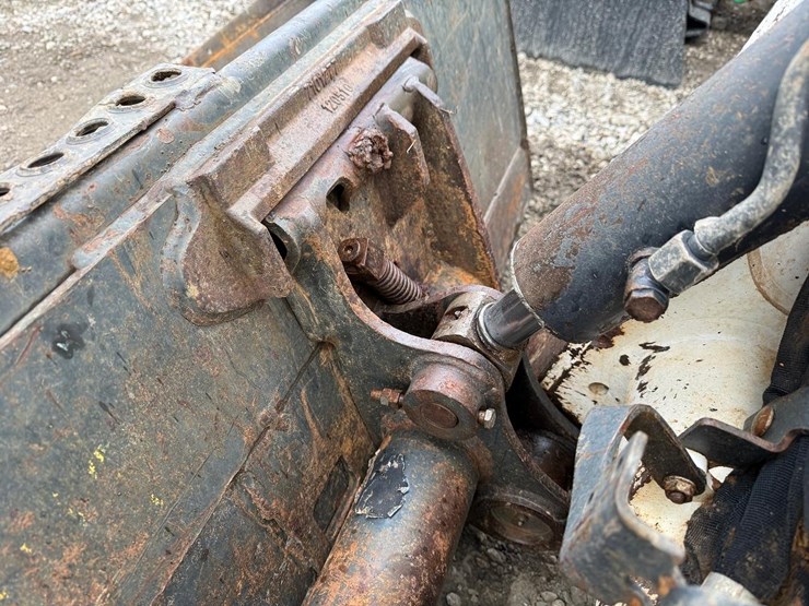 2019-bobcat-t770-image-12