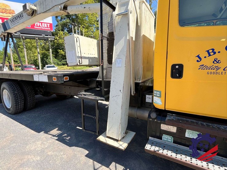 1999-freightliner-fl70-image-40
