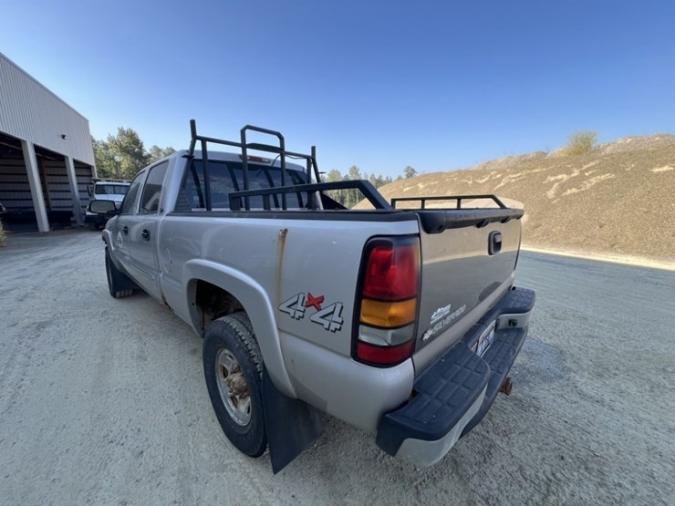 2006-gmc-sierra-2500-image-3