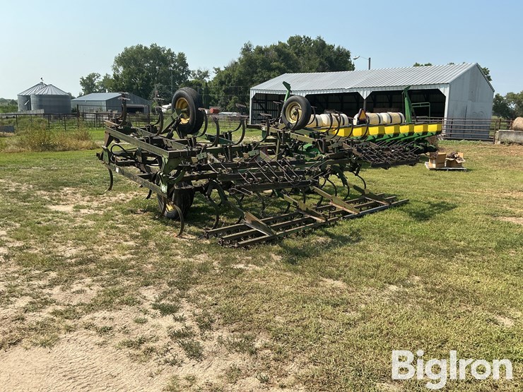 john-deere-26-image-7