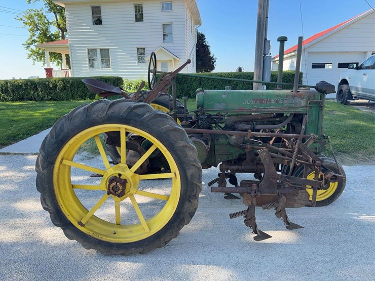 john-deere-b-image-6