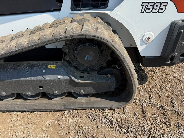 2019-bobcat-t595-image-19