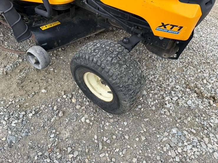 2015-cub-cadet-xt1-lt42-image-13