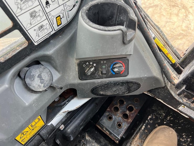 2024-bobcat-s770-image-24