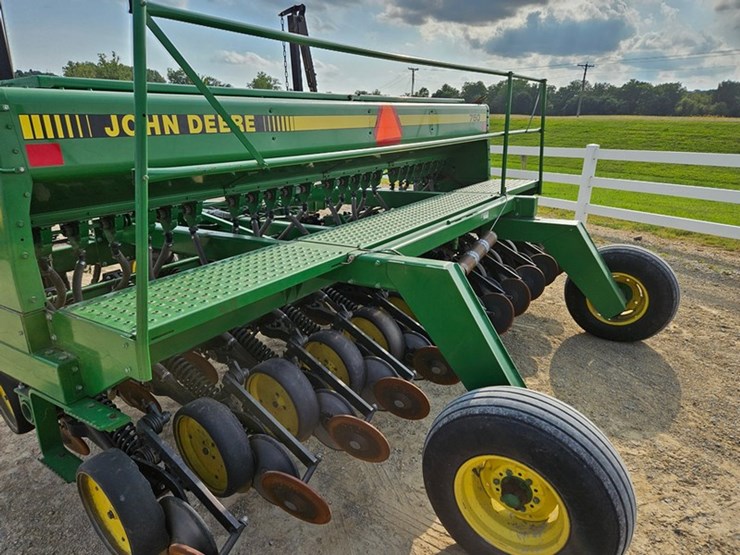 john-deere-750-image-53