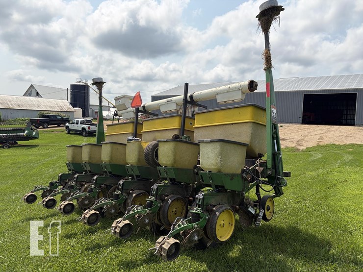 john-deere-7200-image-5