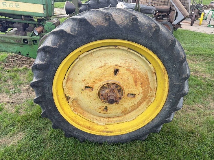 john-deere-b-image-15