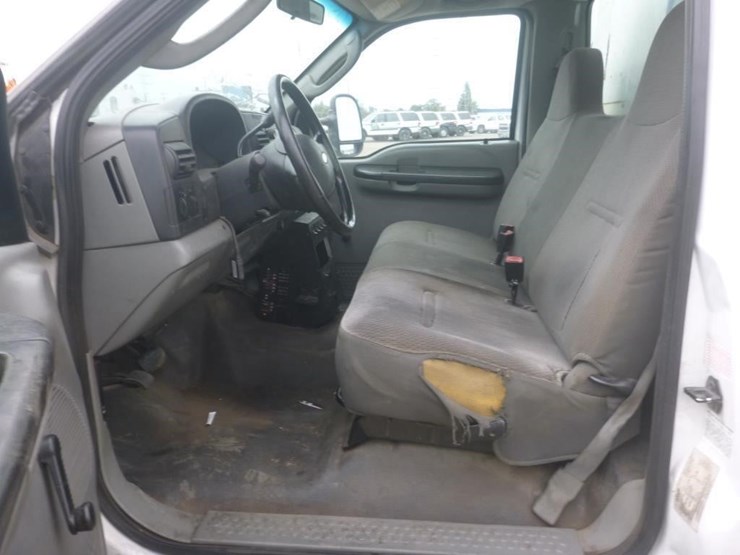 2005-ford-f450-image-13