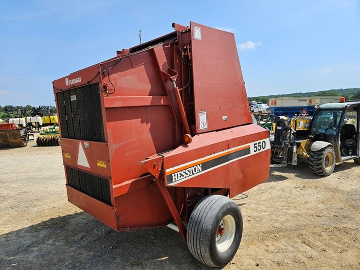 hesston-550-image-5