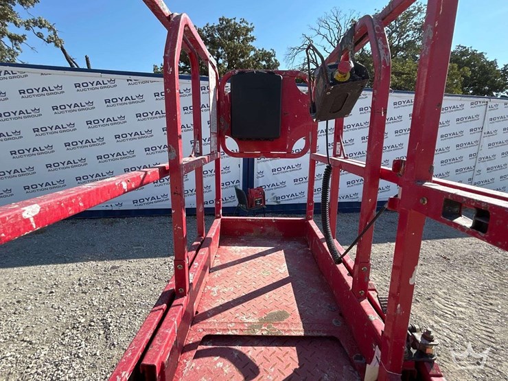 mec-scissor-lift-image-12