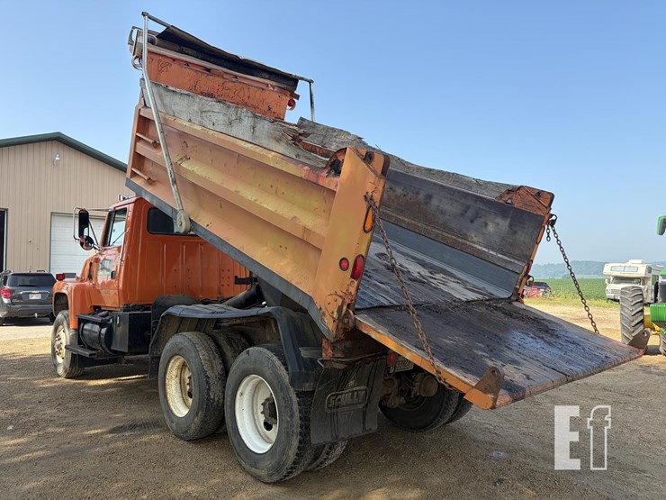 1996-ford-lt9000-image-3
