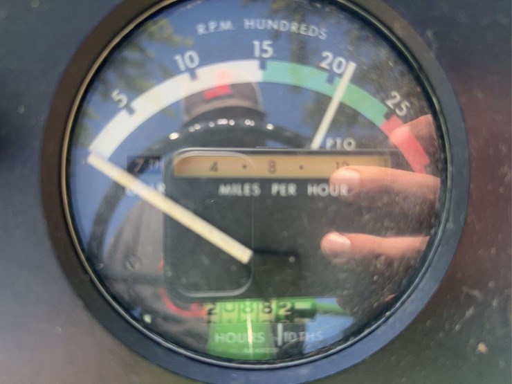 john-deere-2520-image-40