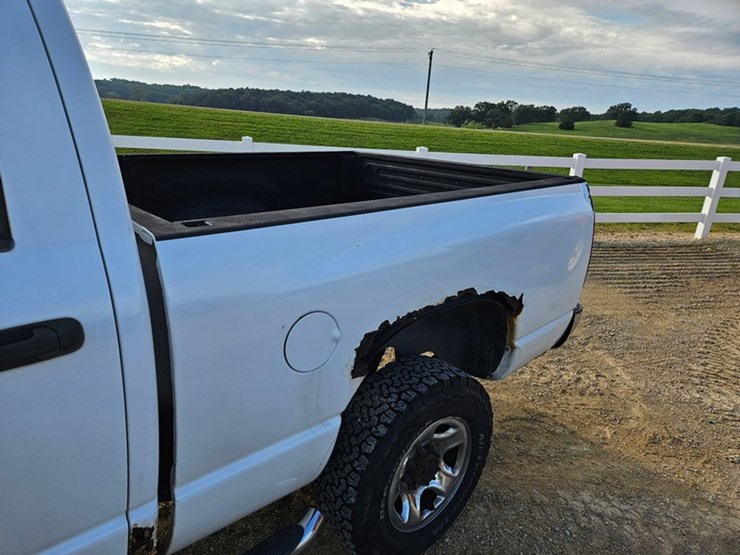 2004-dodge-ram-2500-image-11
