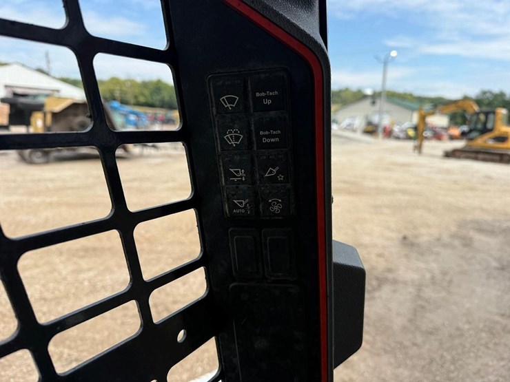 2021-bobcat-t66-image-26