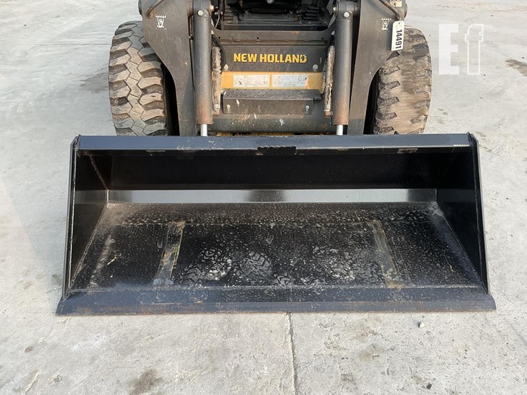 2016-new-holland-l228-image-9