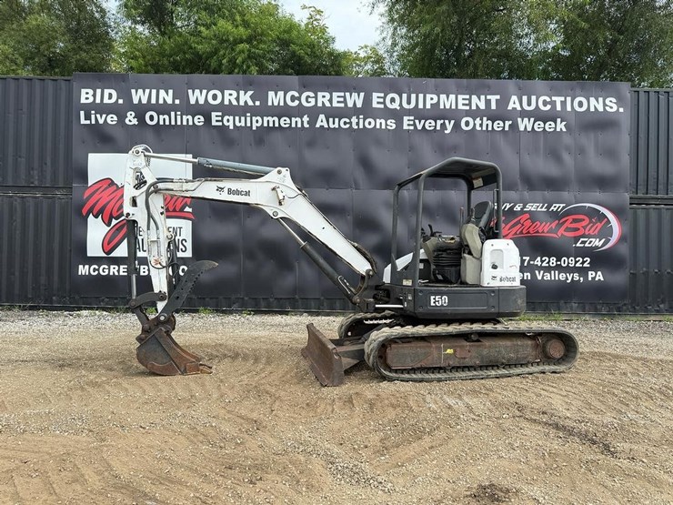 2011-bobcat-e50-image-1