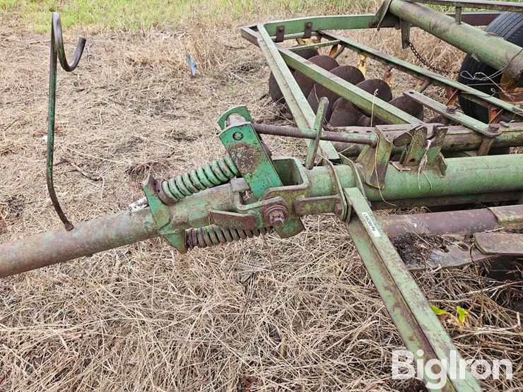 john-deere-12-image-10