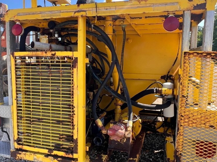 hydro-seeder-caterpillar-engine-(new-kent,-va)-image-15