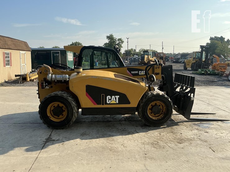 2018-caterpillar-th255c-image-5