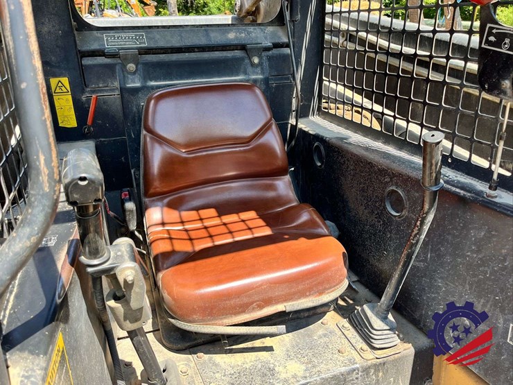 1995-new-holland-lx885-turbo-image-29