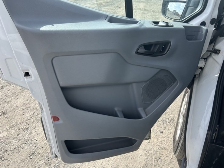 2017-ford-transit-image-21