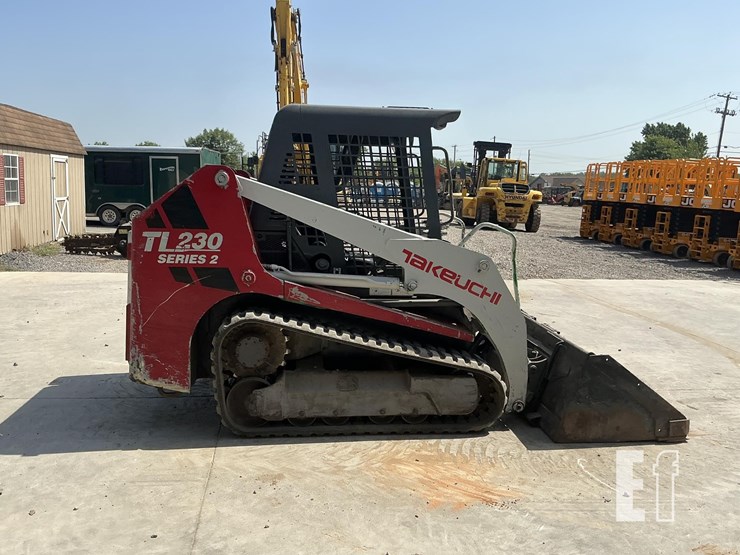 2013-takeuchi-tl230-image-5
