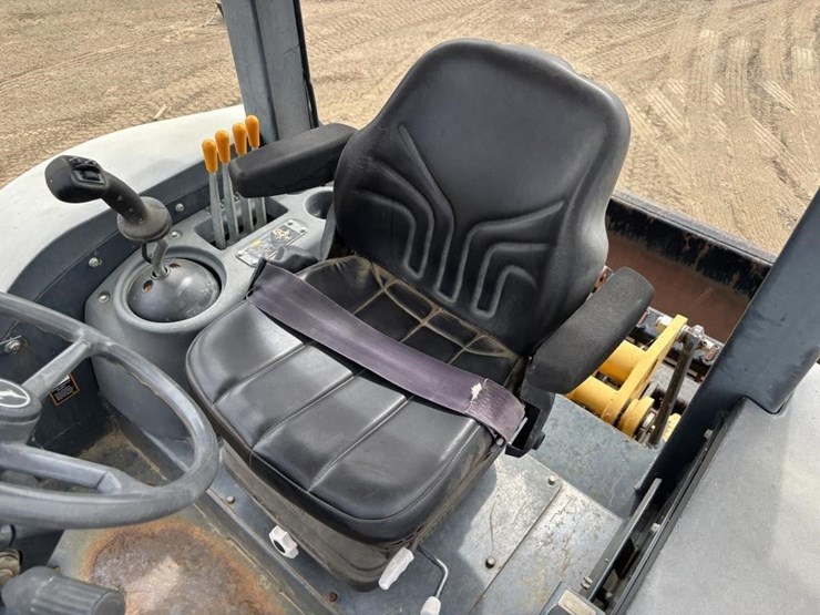 2013-deere-210k-ep-image-32