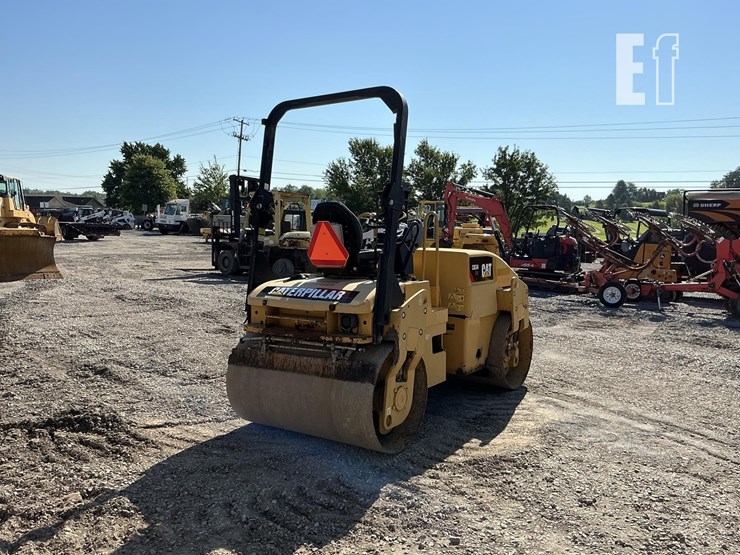 2010-caterpillar-cb34xw-image-4