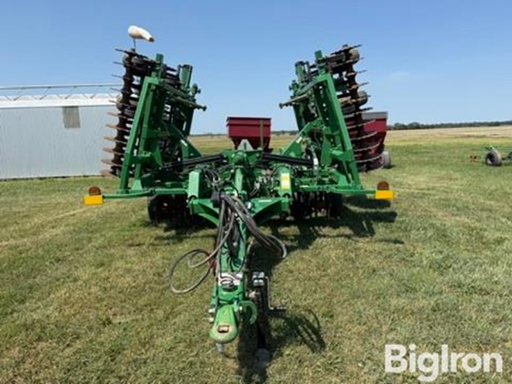 2017-great-plains-2400tm-image-2