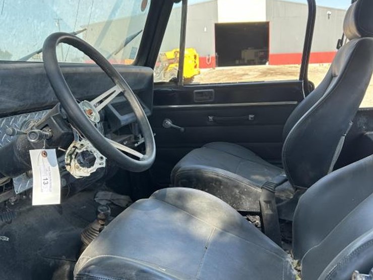 #13-•-1987-amc-jeep-2-door-image-8