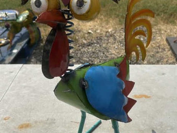 #158-•-metal-art---big-eyed-rooster-bobble-head-image-1