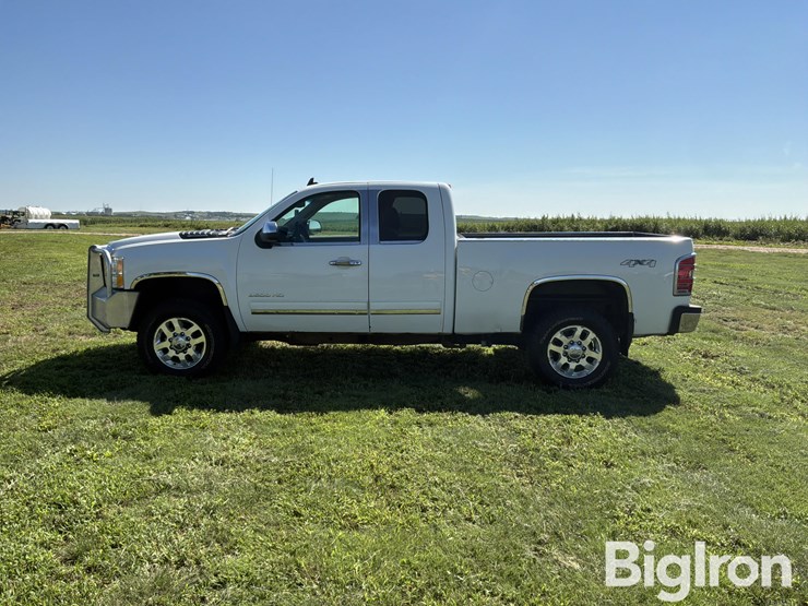 2013-chevrolet-silverado-2500-image-4