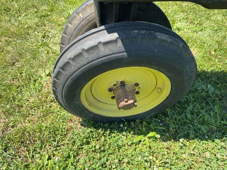 john-deere-70-image-13