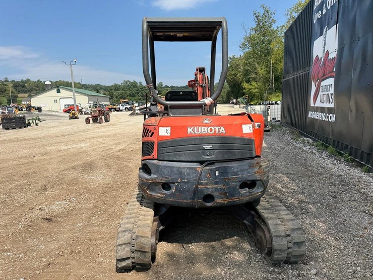 2011-kubota-u35-image-3