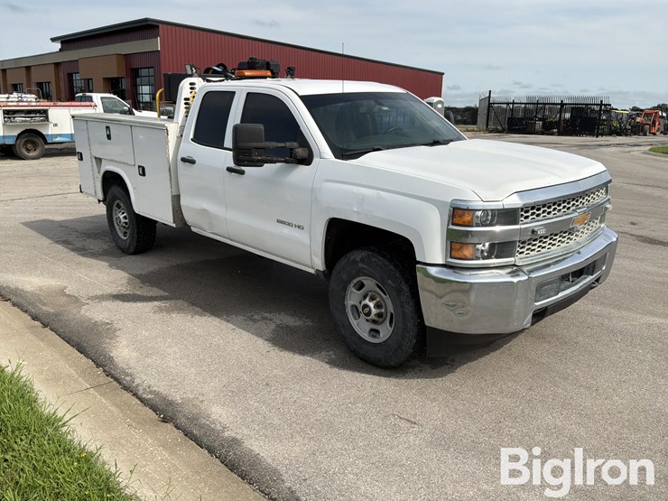 2019-chevrolet-silverado-2500-image-3