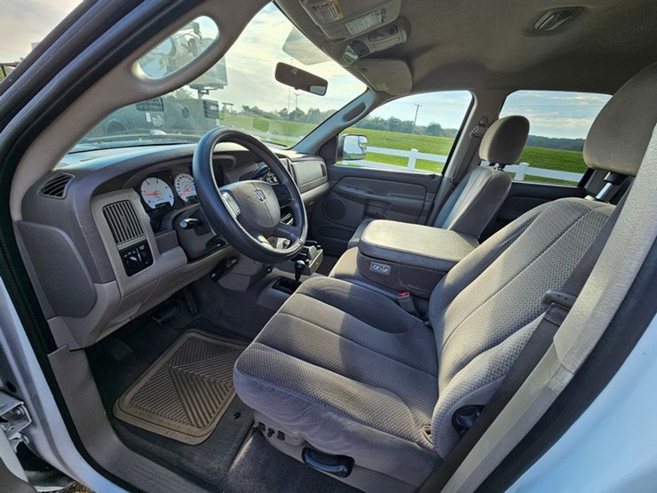 2004-dodge-ram-2500-image-29