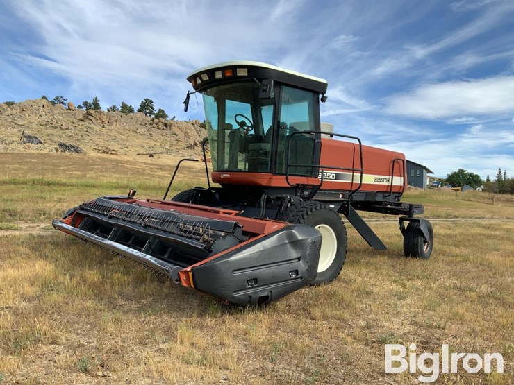 hesston-8250-image-1
