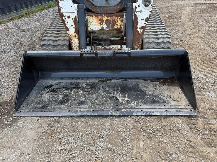 bobcat-t870-image-9