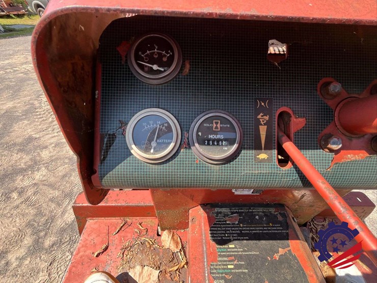 2001-ditch-witch-3700-image-36