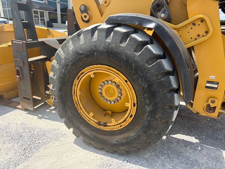 2015-caterpillar-924k-image-8