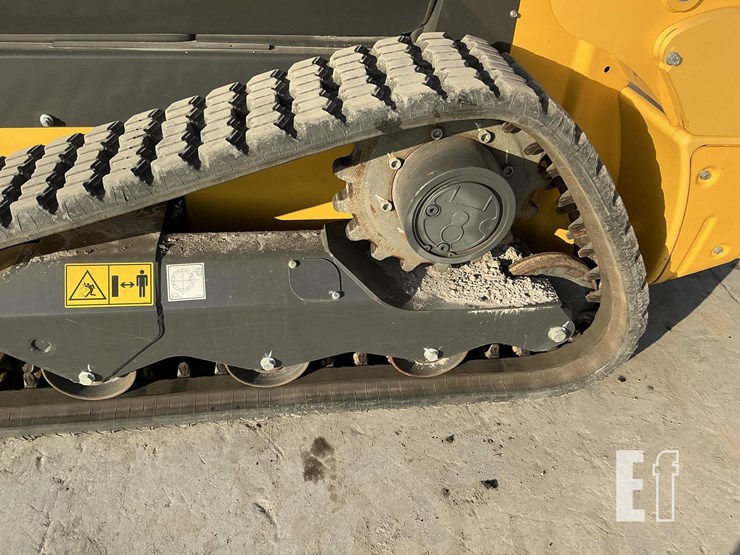 2023-new-holland-c327-image-9