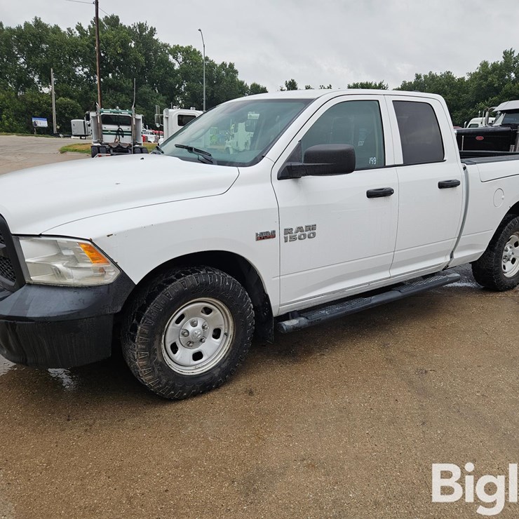 2016 DODGE 1500