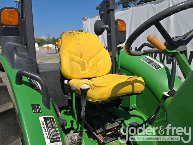 2016-john-deere-5055e-image-23