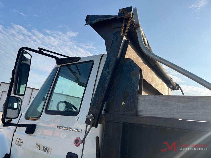 2008-international-durastar-4200-image-5