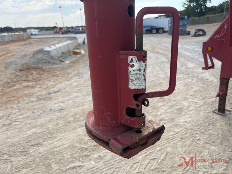 2016-load-max-t/a-28'gooseneck-flatbed-trailer-image-4